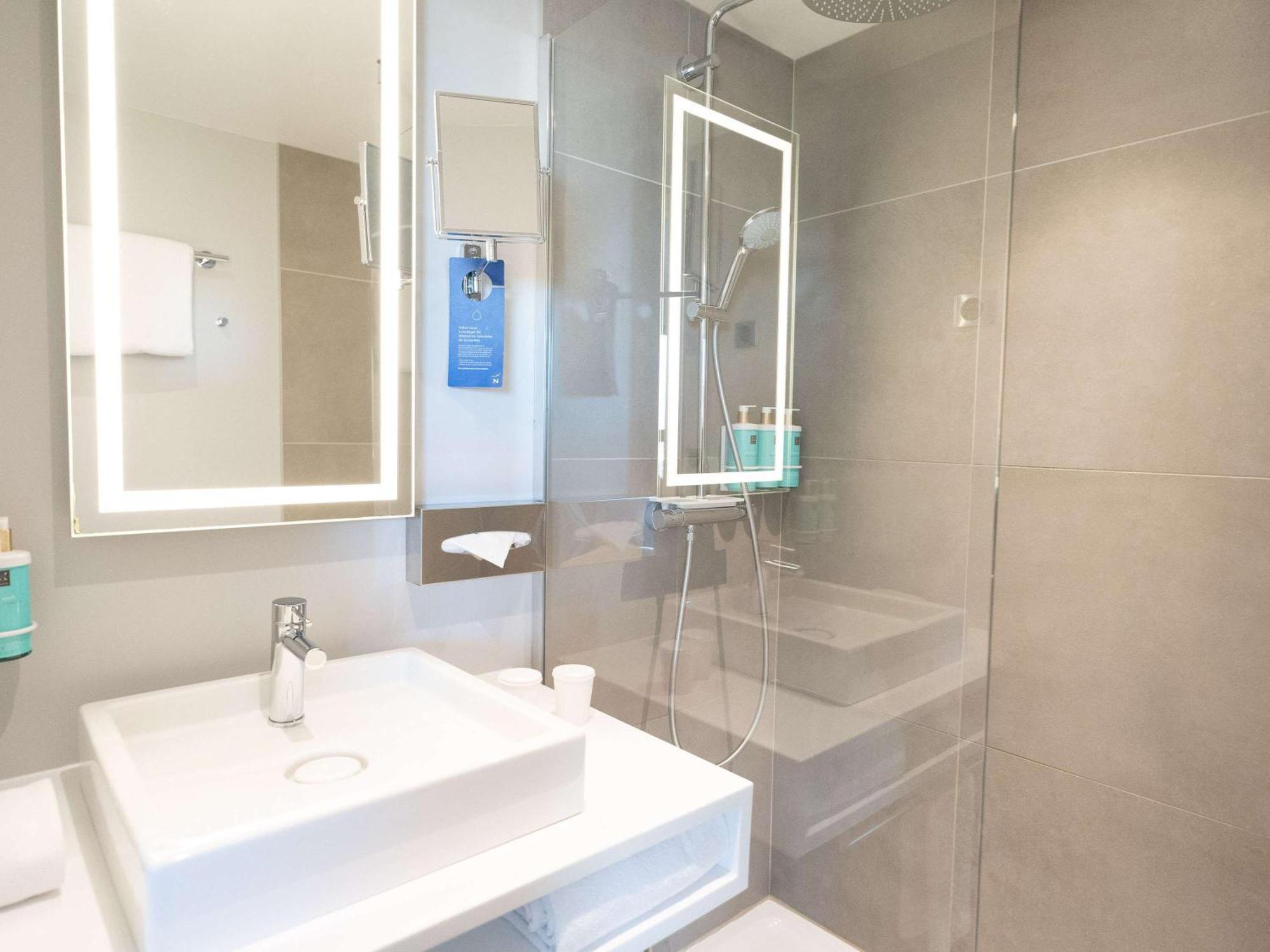 Novotel Angers Centre Gare Exteriör bild